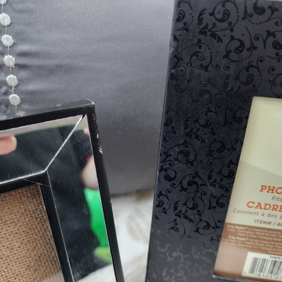 Two Frames - Picture 4 of 4